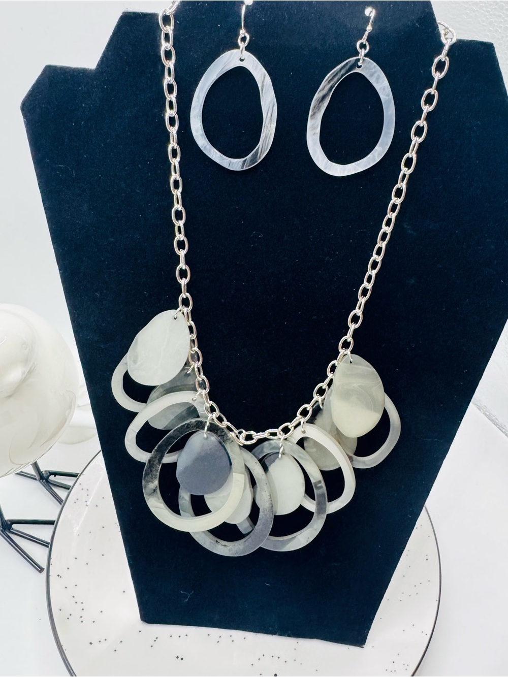 Black and Grey Acrylic Oval Statement Necklace & Earrings Set - Picture 2 of 4